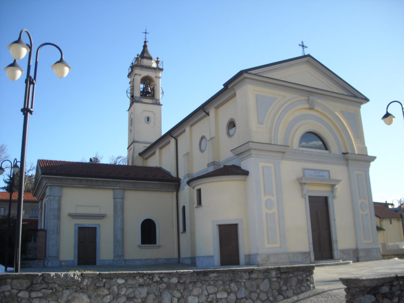 11 Chiesa parrocchiale di San Leonardo Capiago Intimiano
